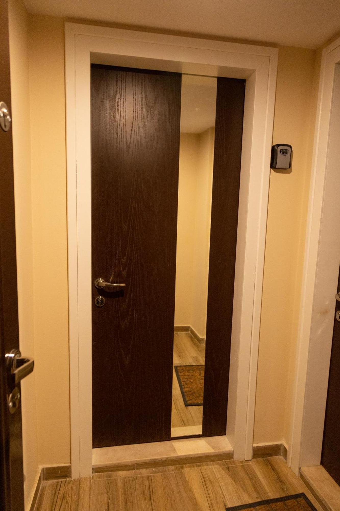 Hotel Cozy Loft-Blloku Downtown Tirana Zewnętrze zdjęcie